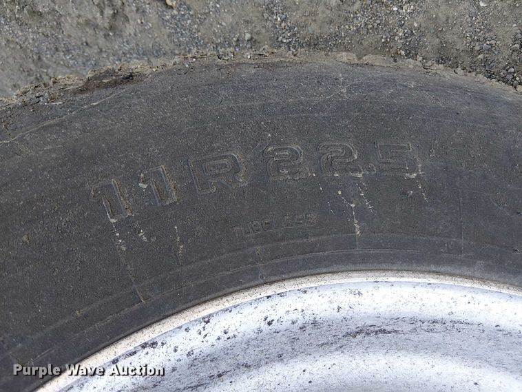 image for item EC1242 1984 Volvo F700 oil distributor truck