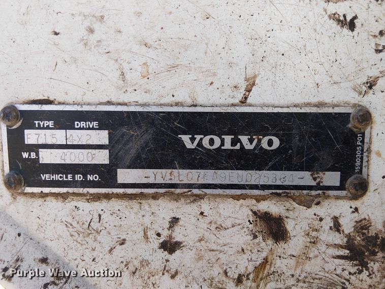 image for item EC1242 1984 Volvo F700 oil distributor truck