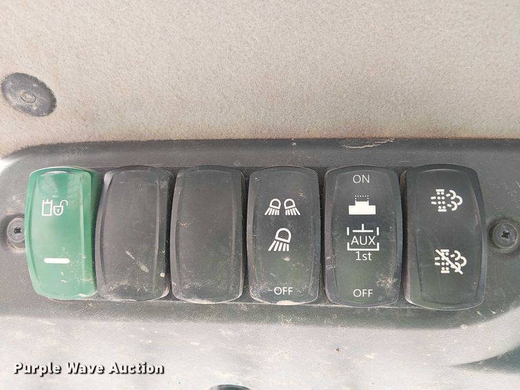 image for item EC1243 2019 Takeuchi TL6R tracked skid steer loader