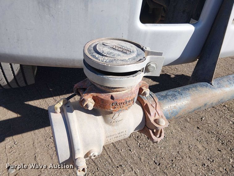 image for item EC1260 2006 Ford F750 water truck