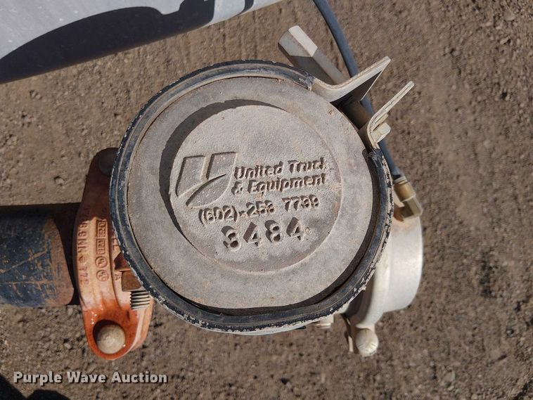 image for item EC1260 2006 Ford F750 water truck