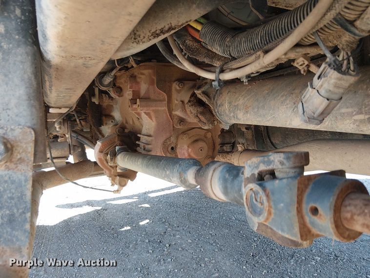 image for item EC1260 2006 Ford F750 water truck