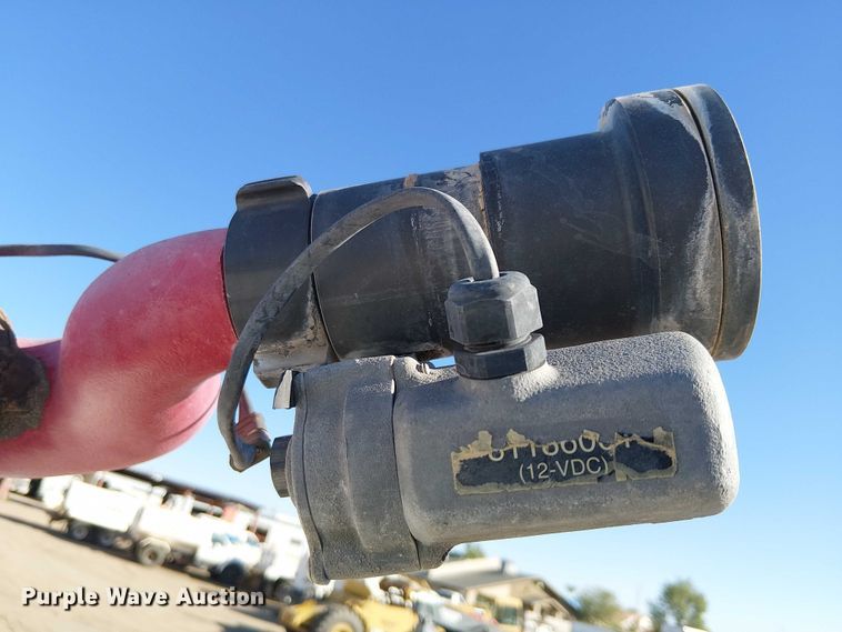 image for item EC1260 2006 Ford F750 water truck