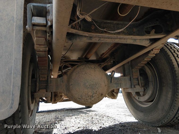 image for item EC1260 2006 Ford F750 water truck