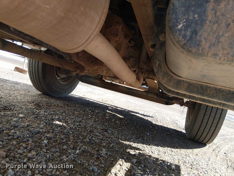 image for item EC1260 2006 Ford F750 water truck