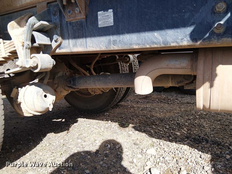 image for item EC1260 2006 Ford F750 water truck