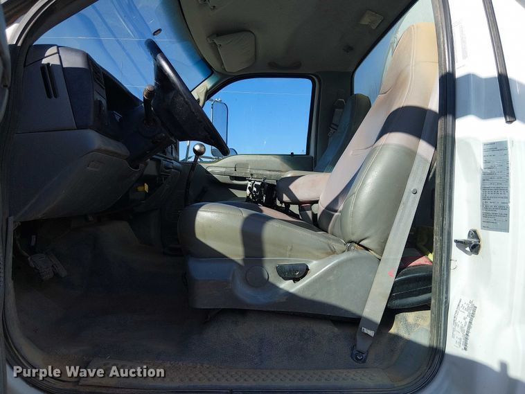 image for item EC1260 2006 Ford F750 water truck