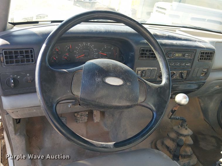 image for item EC1260 2006 Ford F750 water truck