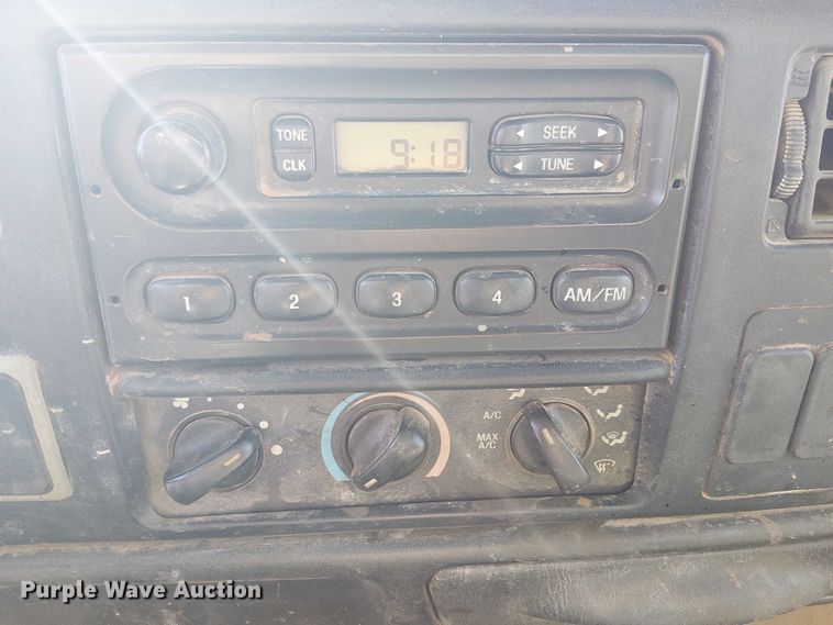 image for item EC1260 2006 Ford F750 water truck