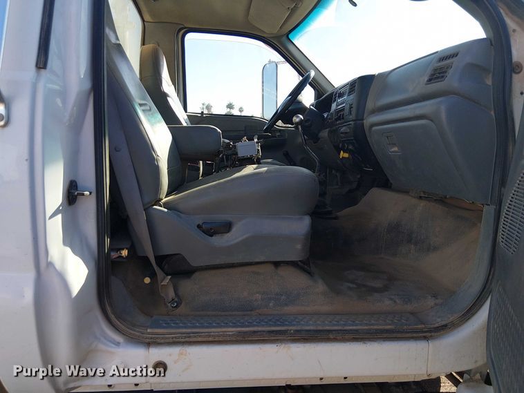 image for item EC1260 2006 Ford F750 water truck