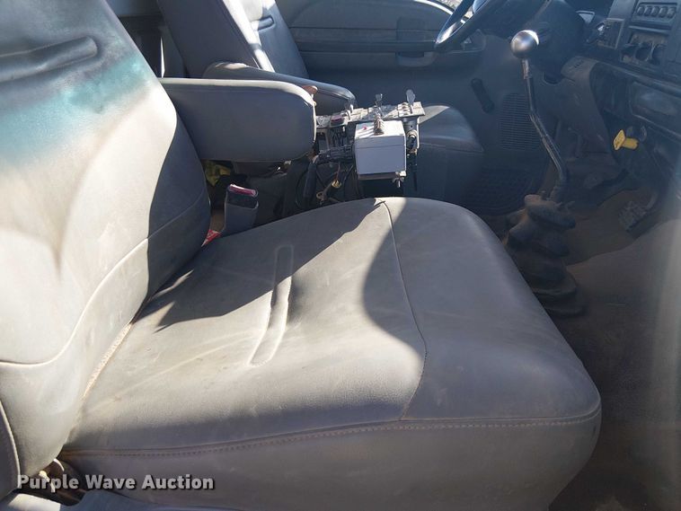 image for item EC1260 2006 Ford F750 water truck