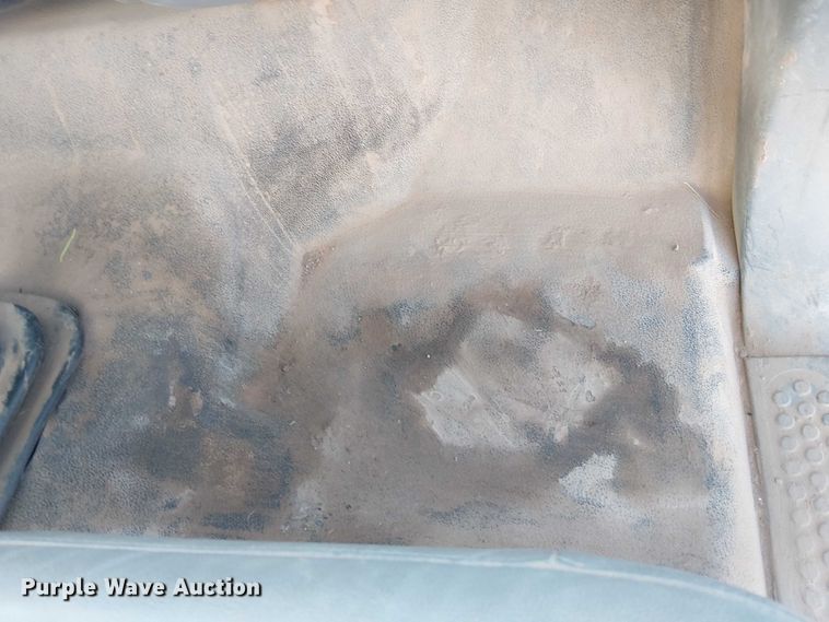 image for item EC1260 2006 Ford F750 water truck