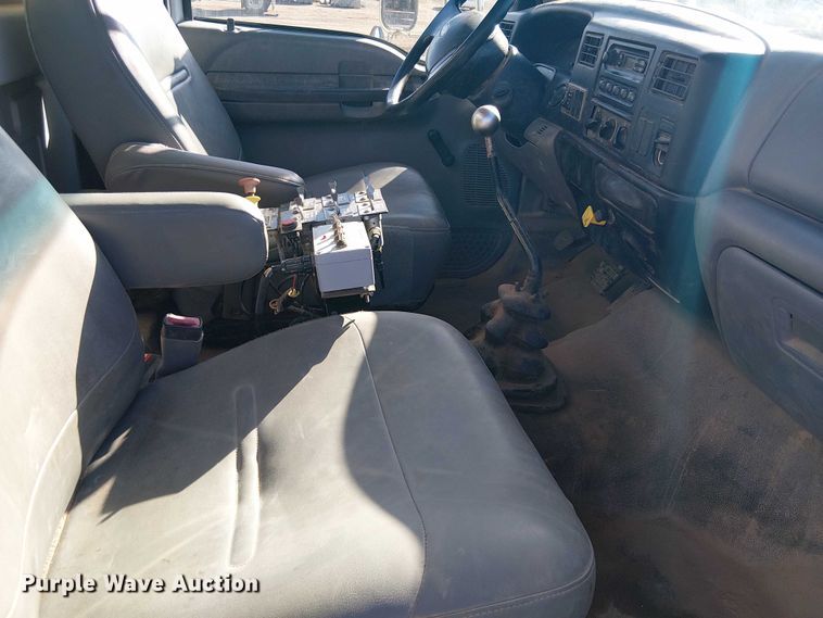 image for item EC1260 2006 Ford F750 water truck