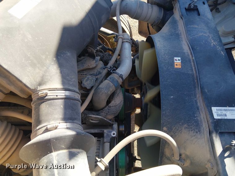 image for item EC1260 2006 Ford F750 water truck