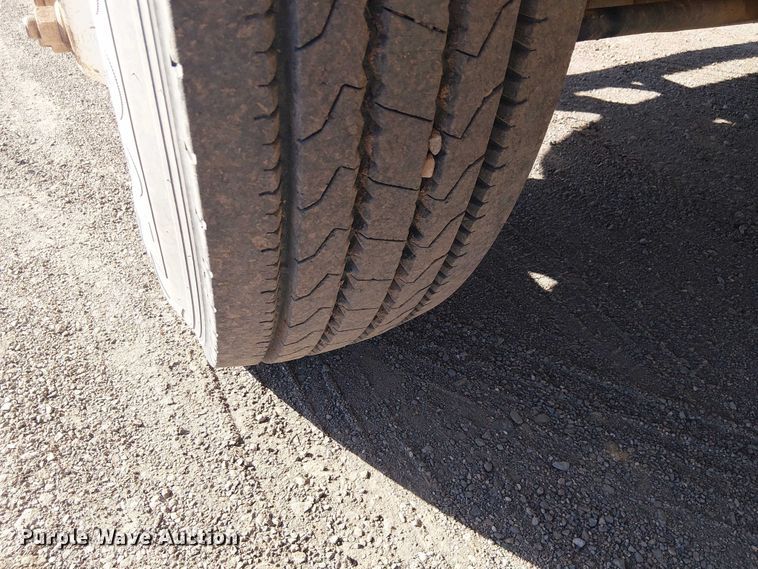 image for item EC1260 2006 Ford F750 water truck