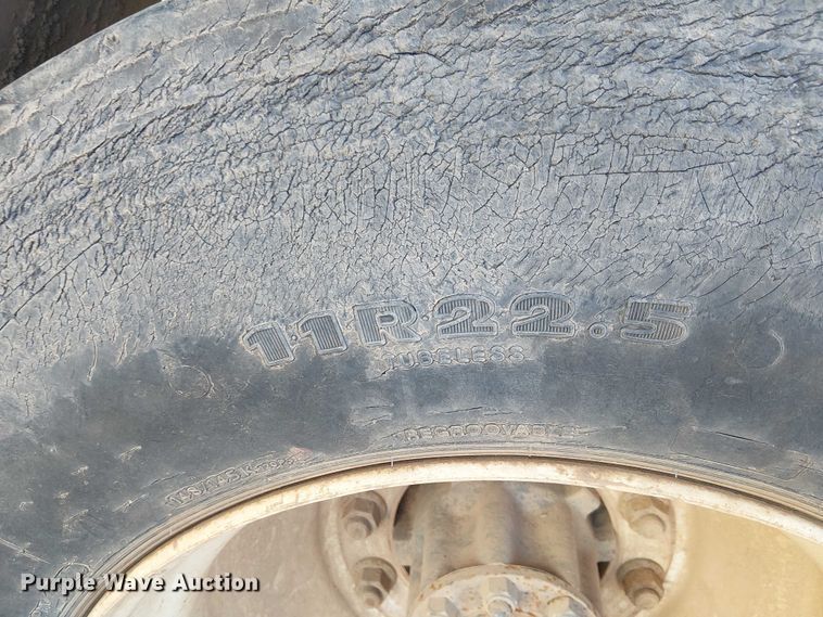 image for item EC1260 2006 Ford F750 water truck