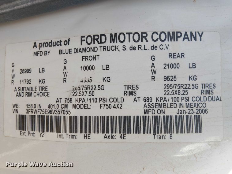 image for item EC1260 2006 Ford F750 water truck