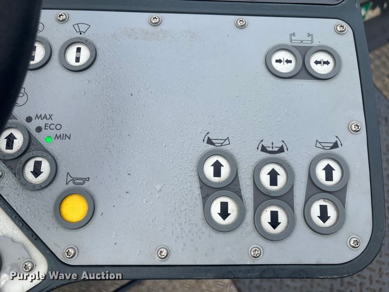 image for item EC3858 2017 Vogele SUPER 1703-3i paver