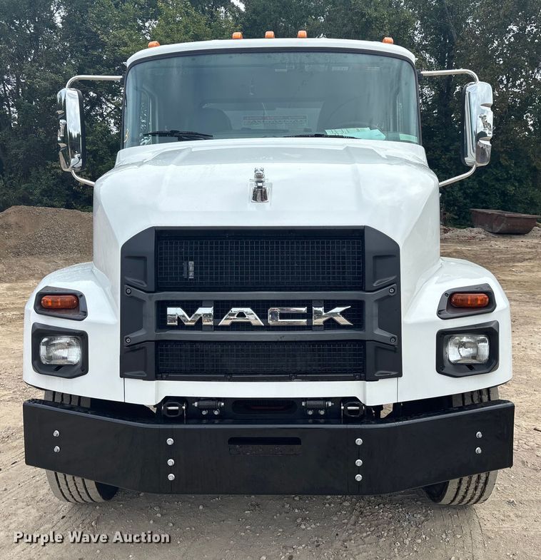 image for item EC3859 2024 Mack MD truck with Rosco tack distributor