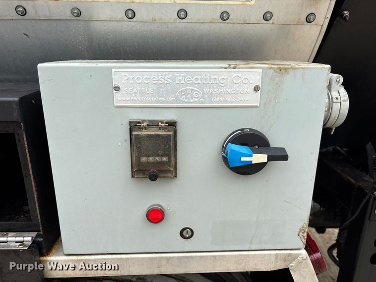 image for item EC3859 2024 Mack MD truck with Rosco tack distributor