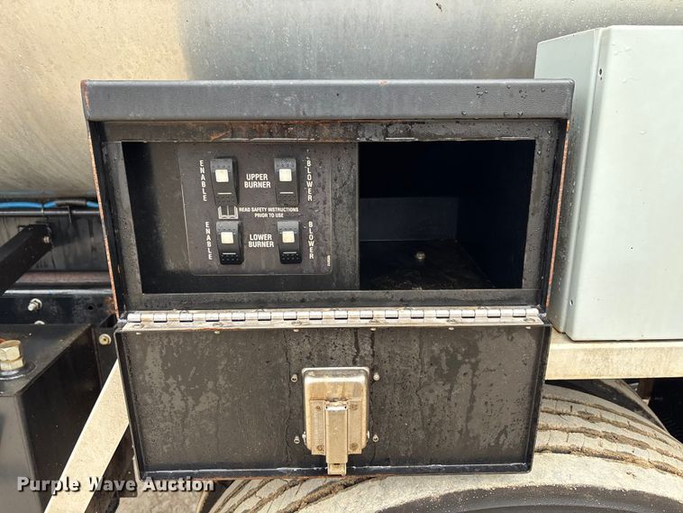 image for item EC3859 2024 Mack MD truck with Rosco tack distributor