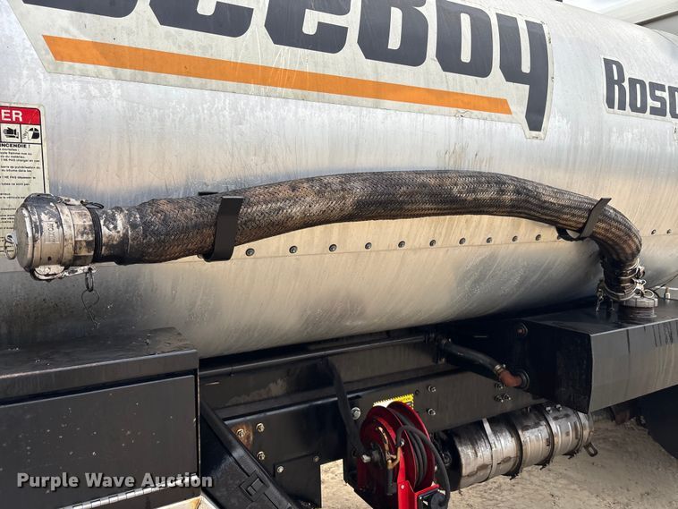 image for item EC3859 2024 Mack MD truck with Rosco tack distributor