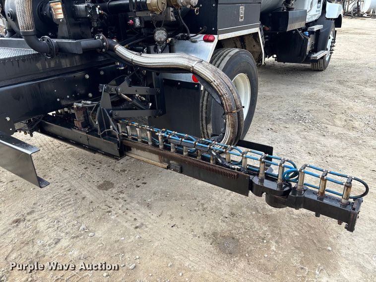 image for item EC3859 2024 Mack MD truck with Rosco tack distributor