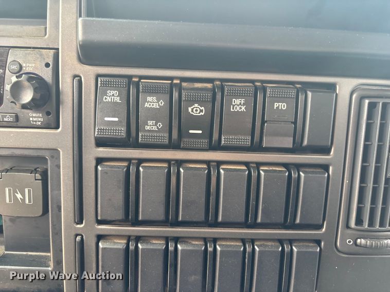 image for item EC3859 2024 Mack MD truck with Rosco tack distributor