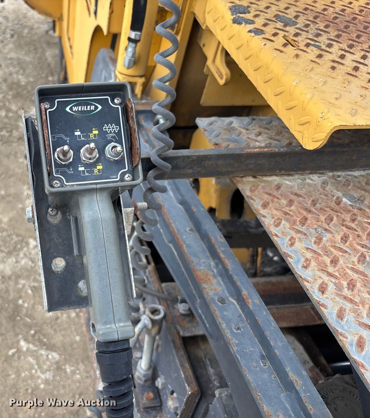 image for item EC3860 2015 Weiler P385A paver