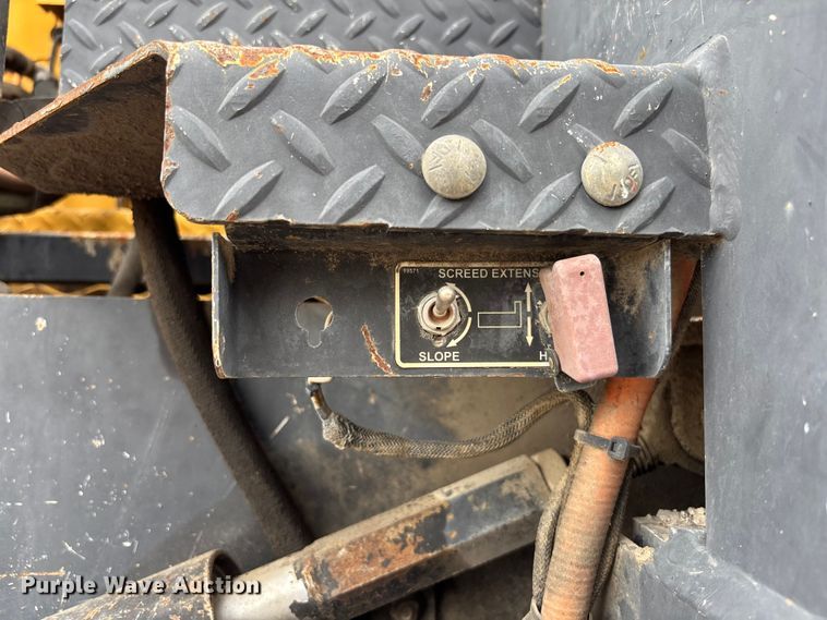 image for item EC3860 2015 Weiler P385A paver