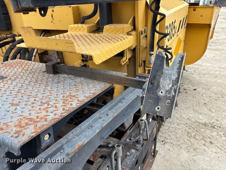 image for item EC3860 2015 Weiler P385A paver