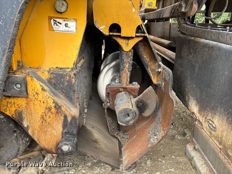 image for item EC3860 2015 Weiler P385A paver