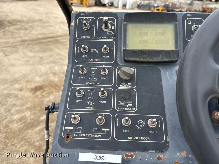 image for item EC3860 2015 Weiler P385A paver