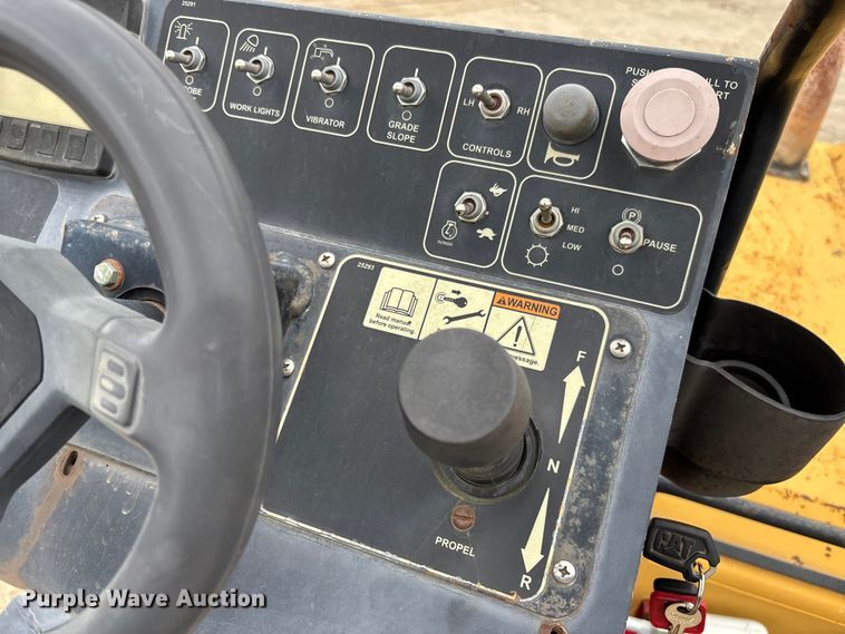 image for item EC3860 2015 Weiler P385A paver