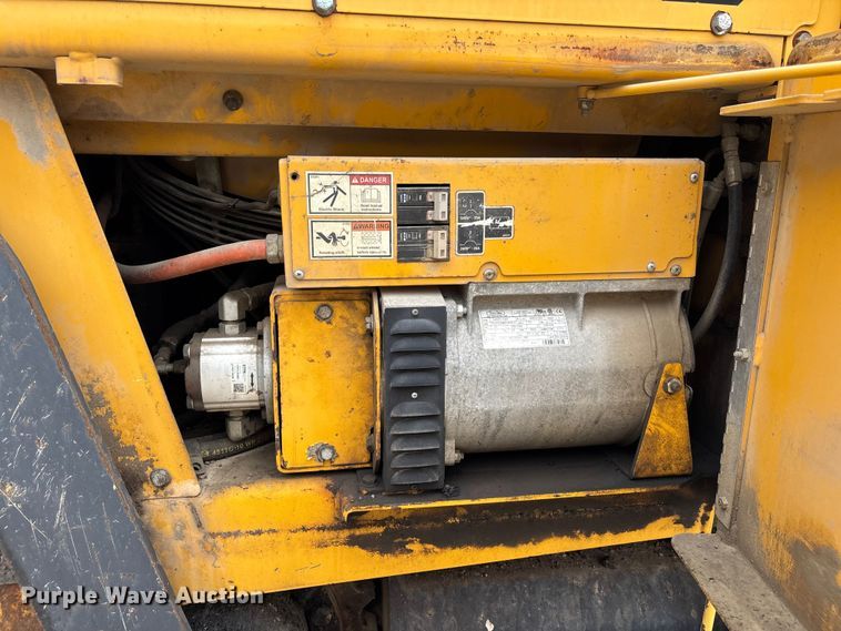 image for item EC3860 2015 Weiler P385A paver