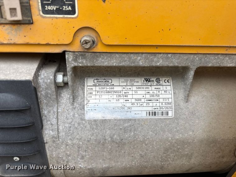 image for item EC3860 2015 Weiler P385A paver