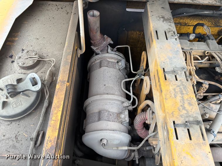 image for item EC3860 2015 Weiler P385A paver