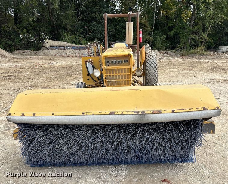 image for item EC3862 Ford 3400 tractor