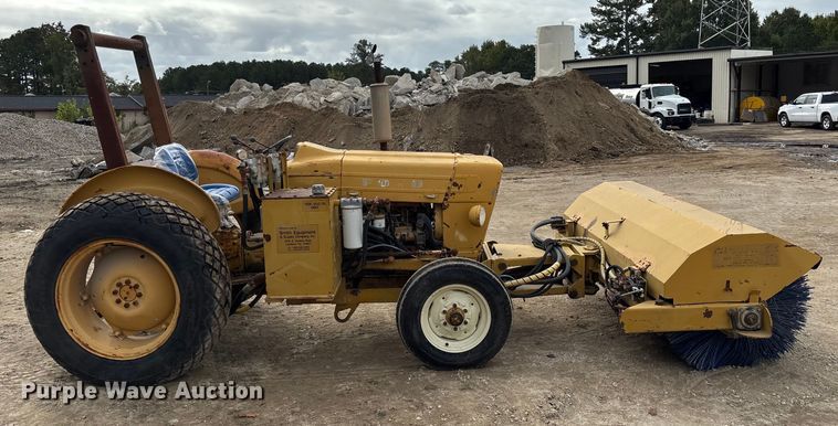 image for item EC3862 Ford 3400 tractor