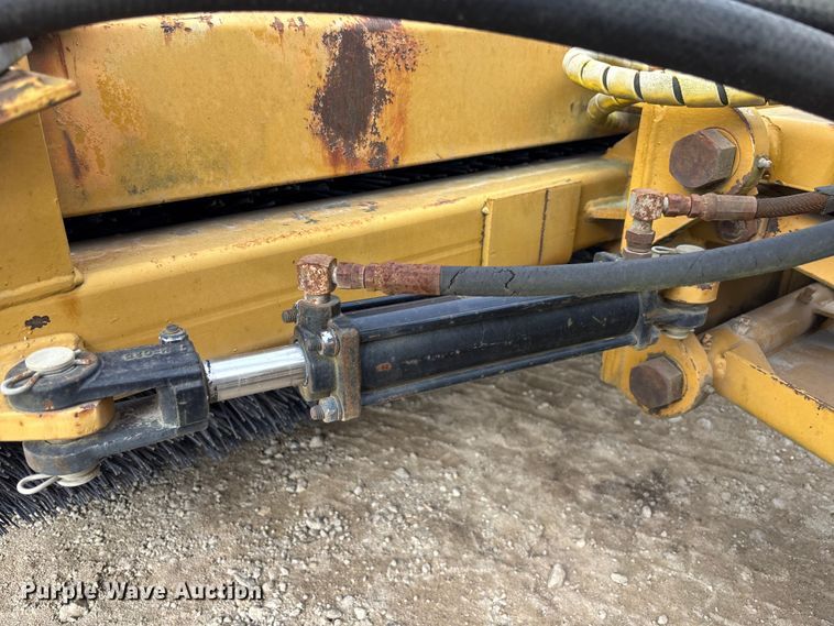 image for item EC3862 Ford 3400 tractor