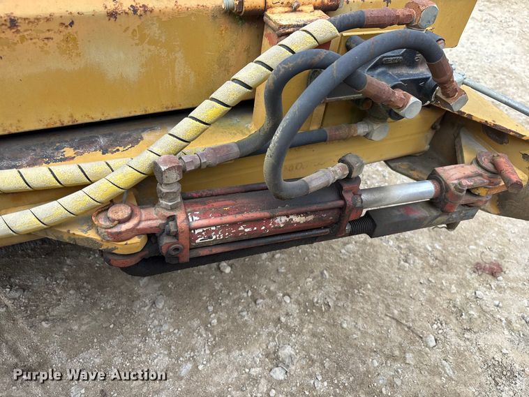 image for item EC3862 Ford 3400 tractor