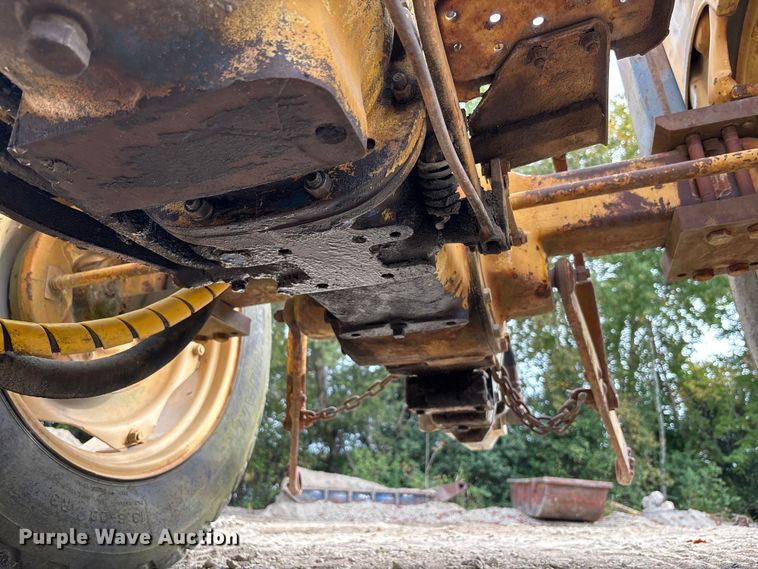 image for item EC3862 Ford 3400 tractor