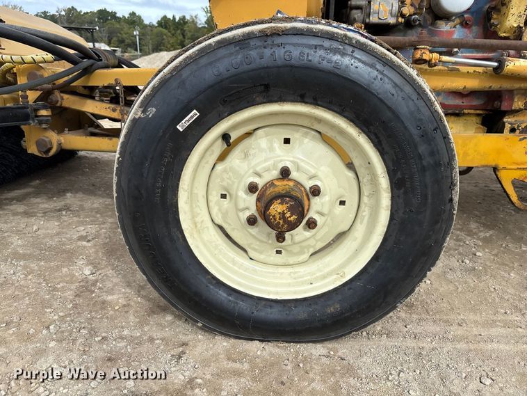 image for item EC3862 Ford 3400 tractor