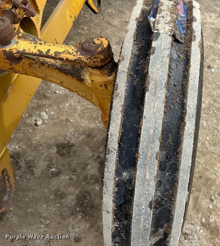 image for item EC3862 Ford 3400 tractor