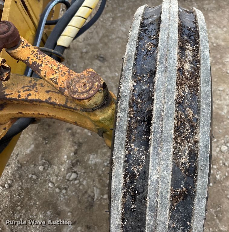 image for item EC3862 Ford 3400 tractor