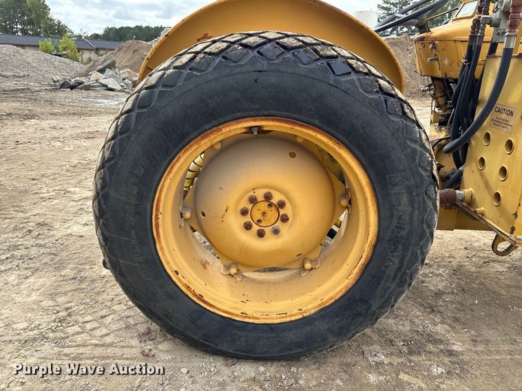 image for item EC3862 Ford 3400 tractor