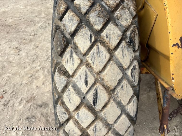 image for item EC3862 Ford 3400 tractor