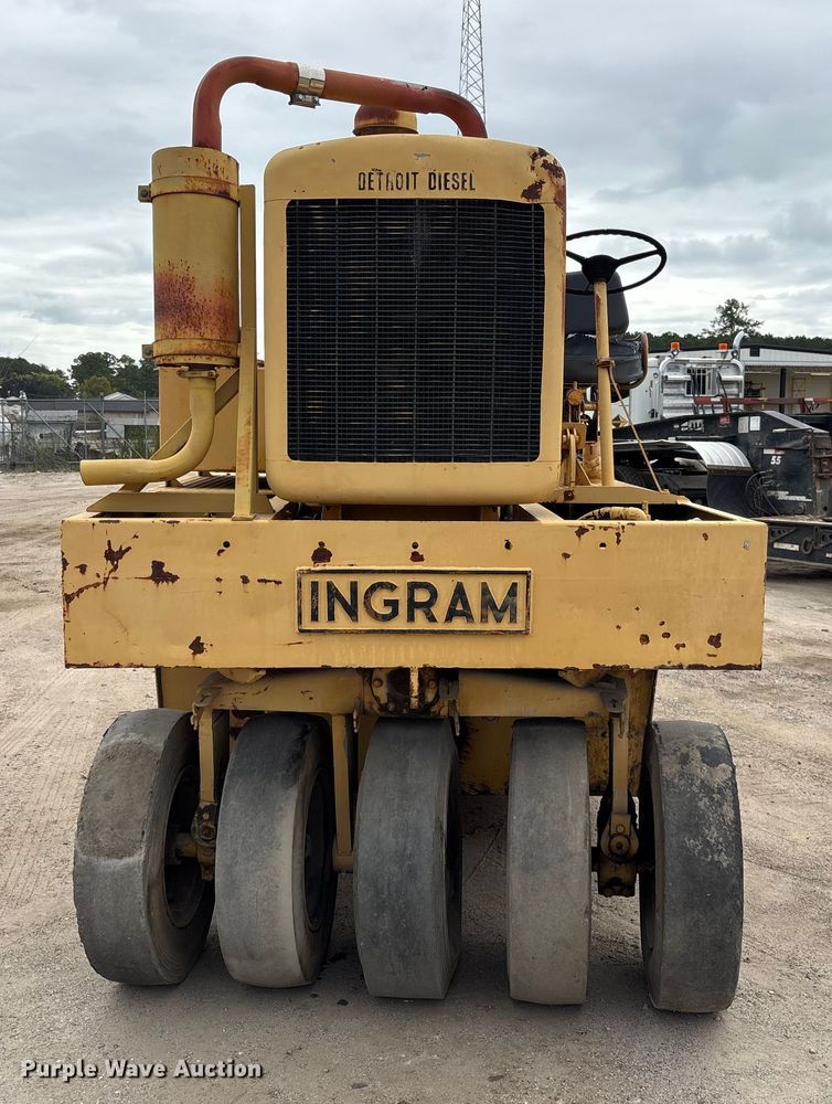 image for item EC3865 Ingram 9-3400 pneumatic roller