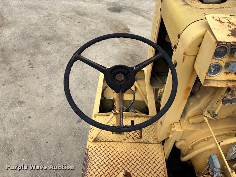 image for item EC3865 Ingram 9-3400 pneumatic roller