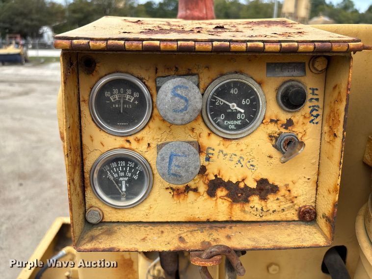 image for item EC3865 Ingram 9-3400 pneumatic roller